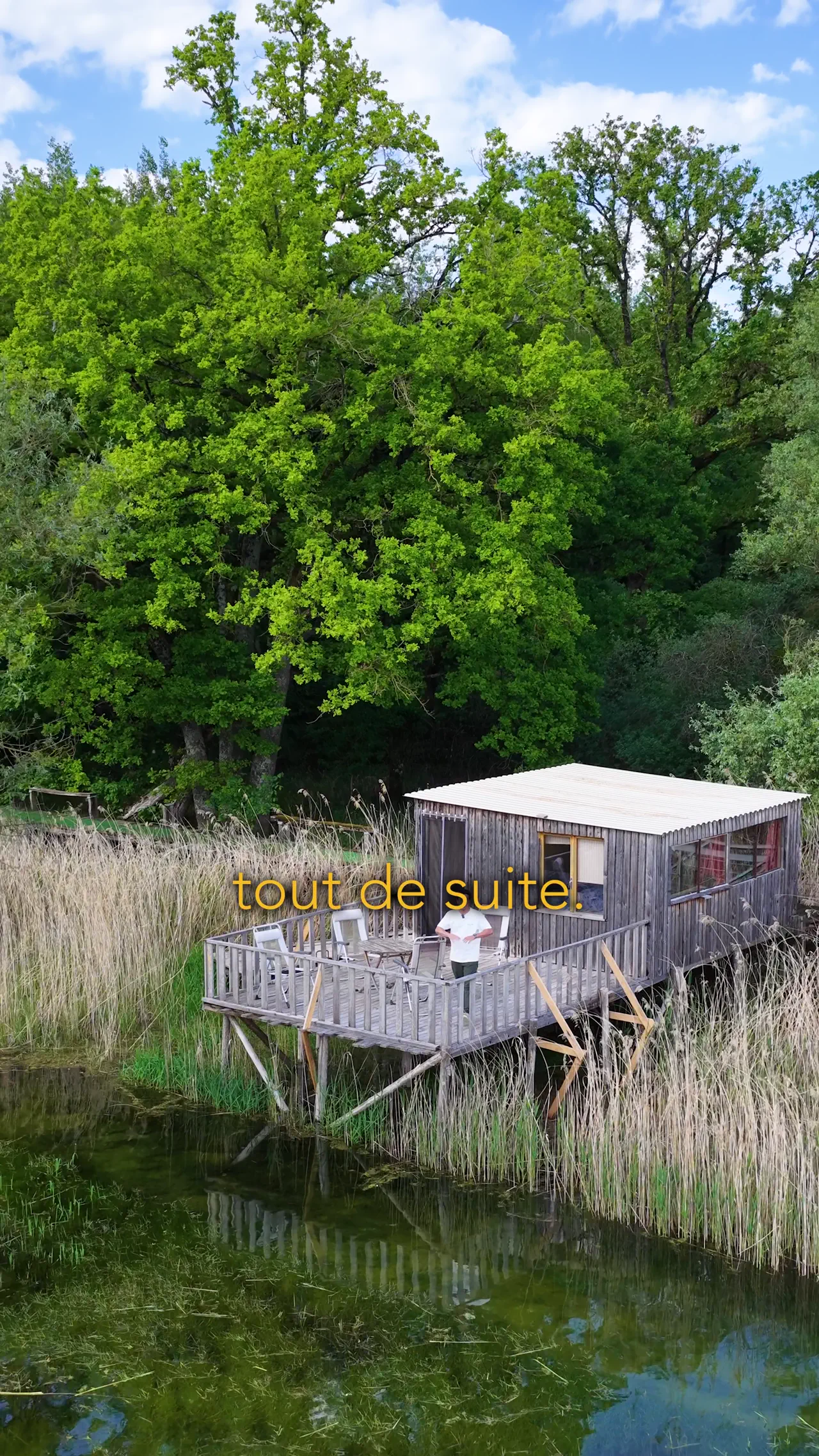 Video Cabane cosy en cabane au bord d’un lac