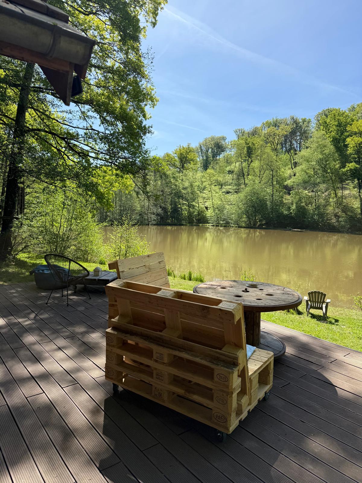 Photo 6/10 — Chalet « Petit chalet et étang à Moffans-et-Vacheresse » à Moffans-et-Vacheresse Haute-Saône