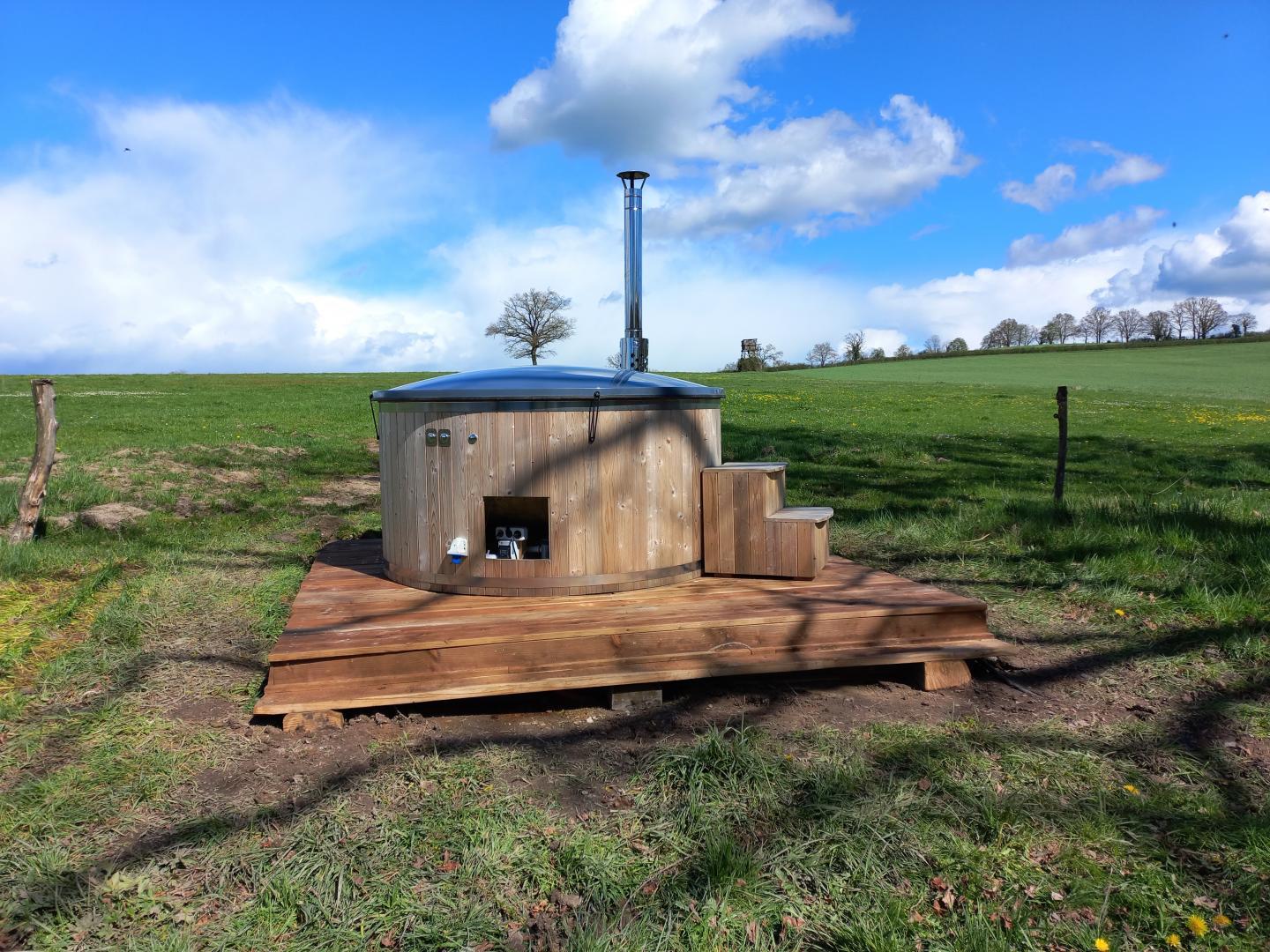 Photo 8/10 — Roulotte « Roulotte au bord de 4 étangs, Gueugnon » à Gueugnon Saône-et-Loire