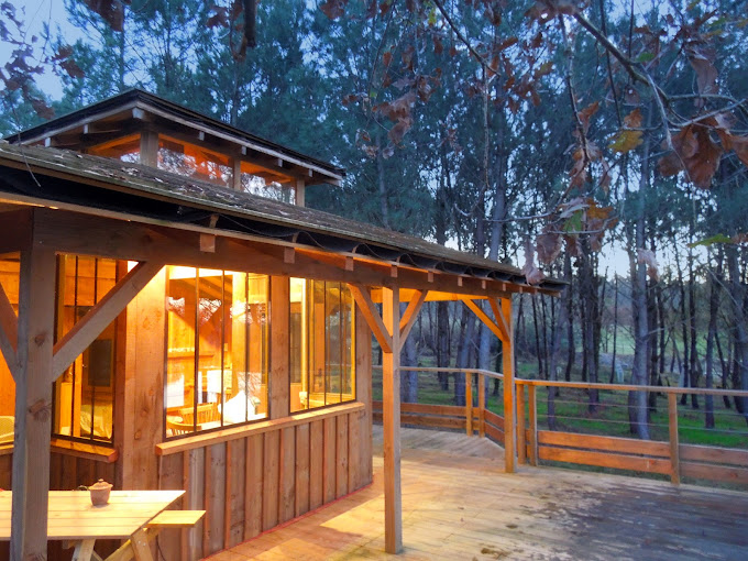 Photo 2/10 — Cabane sur pilotis « Cabane sur pilotis et étang, Bonnes » à Bonnes Charente