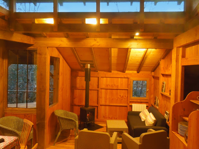 Photo 4/10 — Cabane sur pilotis « Cabane sur pilotis et étang, Bonnes » à Bonnes Charente