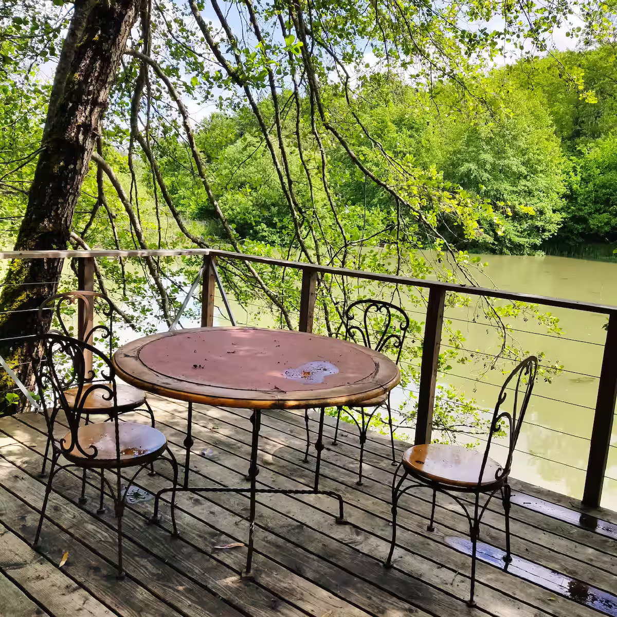 Photo 3/10 — Cabane « Cabane dans les bambous, étang à Gurat » à Gurat Charente