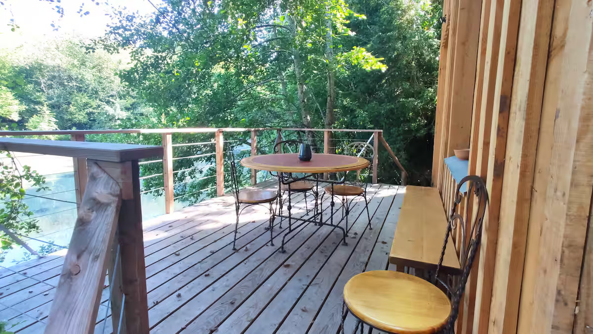 Photo 4/10 — Cabane « Cabane dans les bambous, étang à Gurat » à Gurat Charente