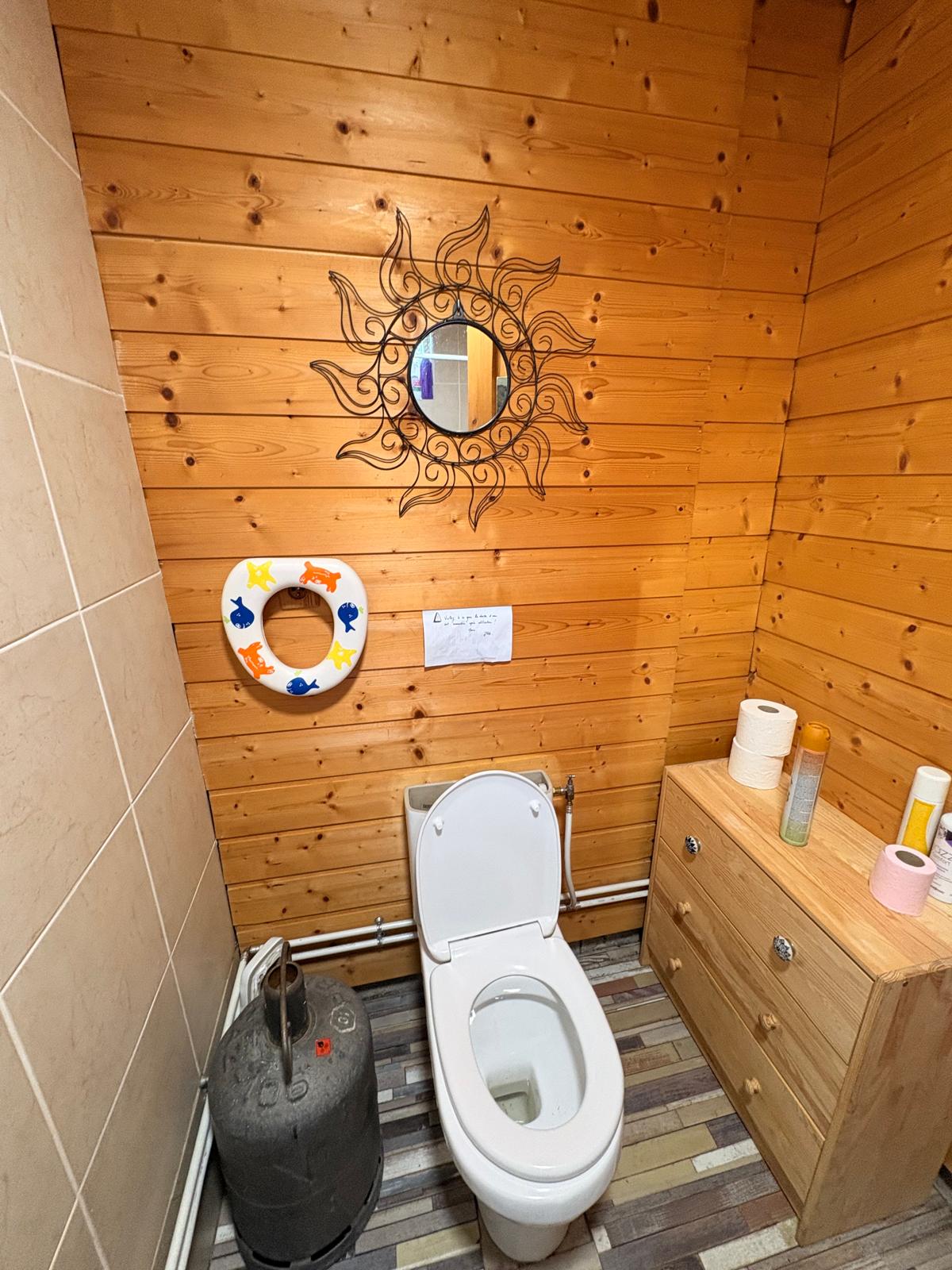 Photo 8/10 — Chalet « Chalet et étang privé à Faramans » à Faramans Isère