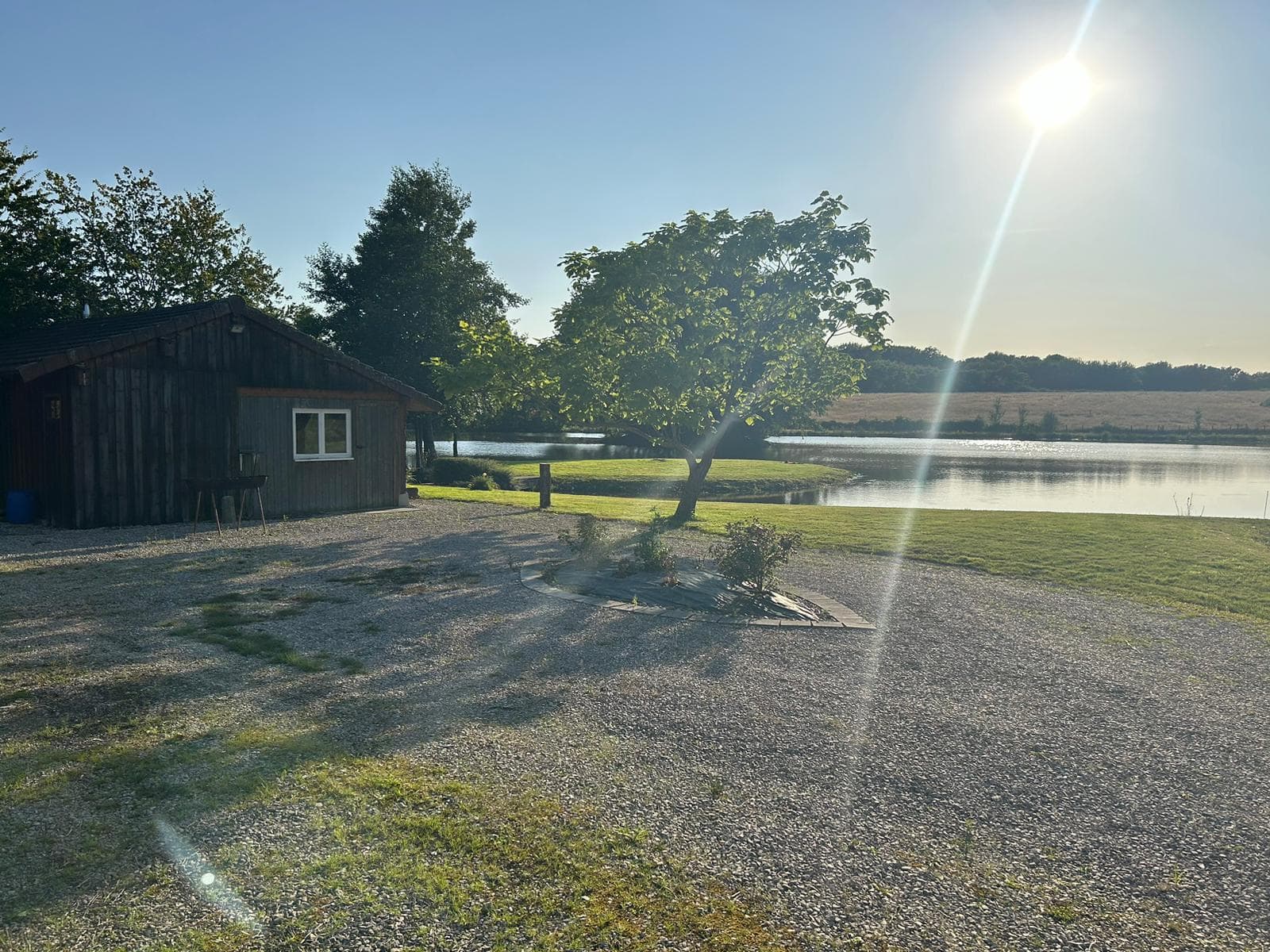 Photo 8/10 — Cabane « Cabane de pêche rustique, près de Lons » à Vincent-Froideville Jura