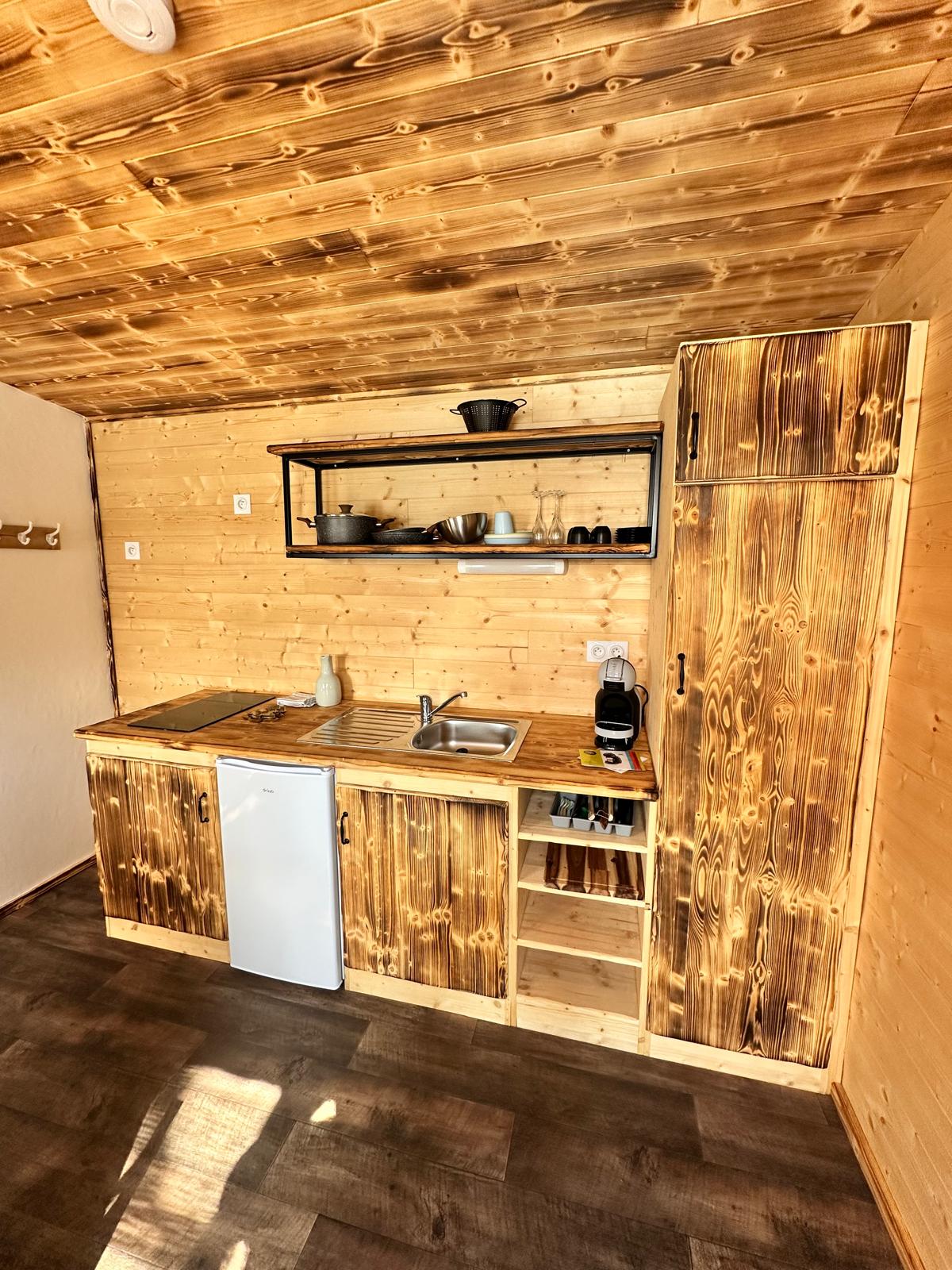 Photo 4/10 — Tiny House « Tiny house, sauna et étang, Plancher-Bas » à Plancher-Bas Haute-Saône