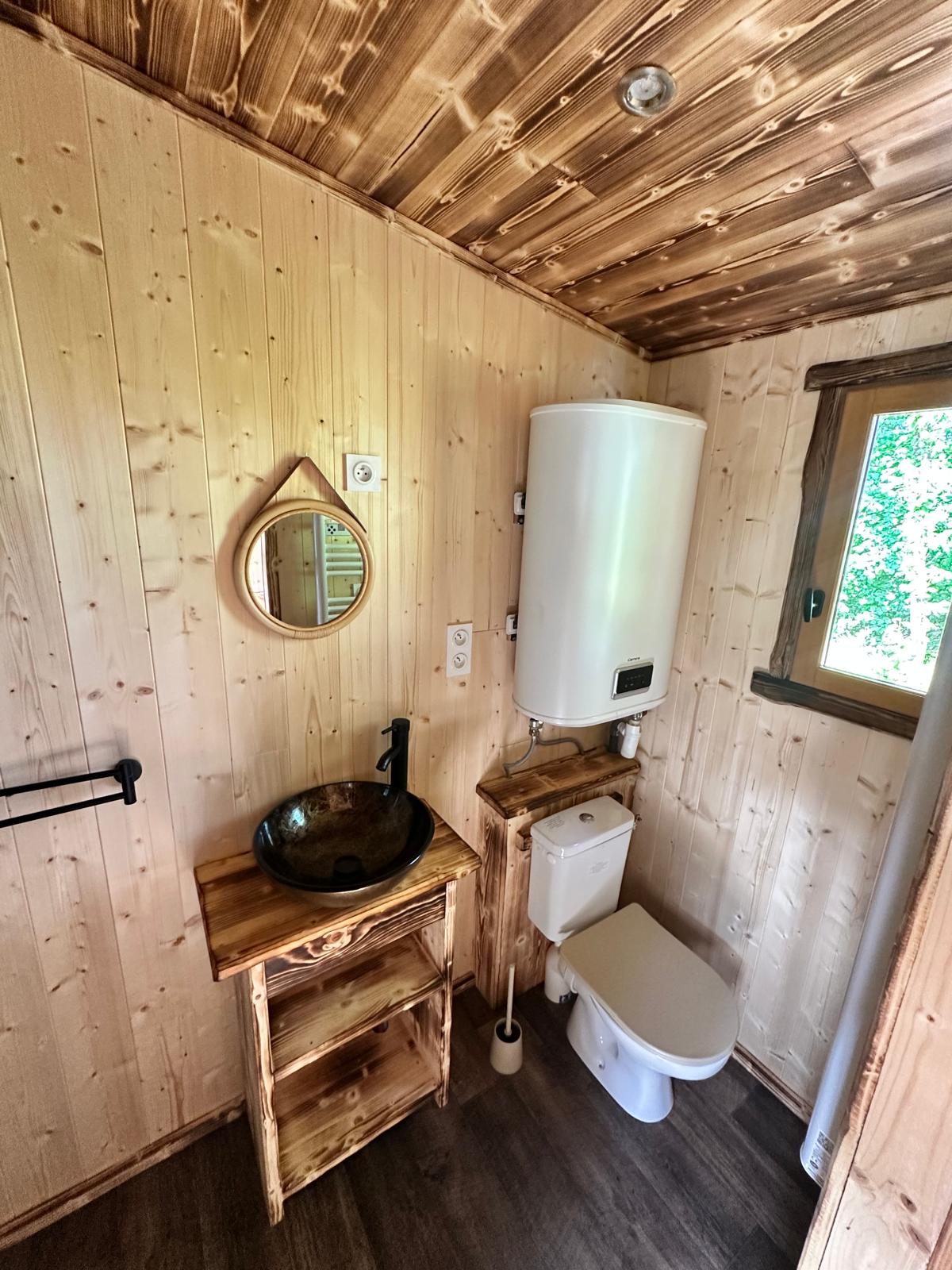 Photo 7/10 — Tiny House « Tiny house, sauna et étang, Plancher-Bas » à Plancher-Bas Haute-Saône