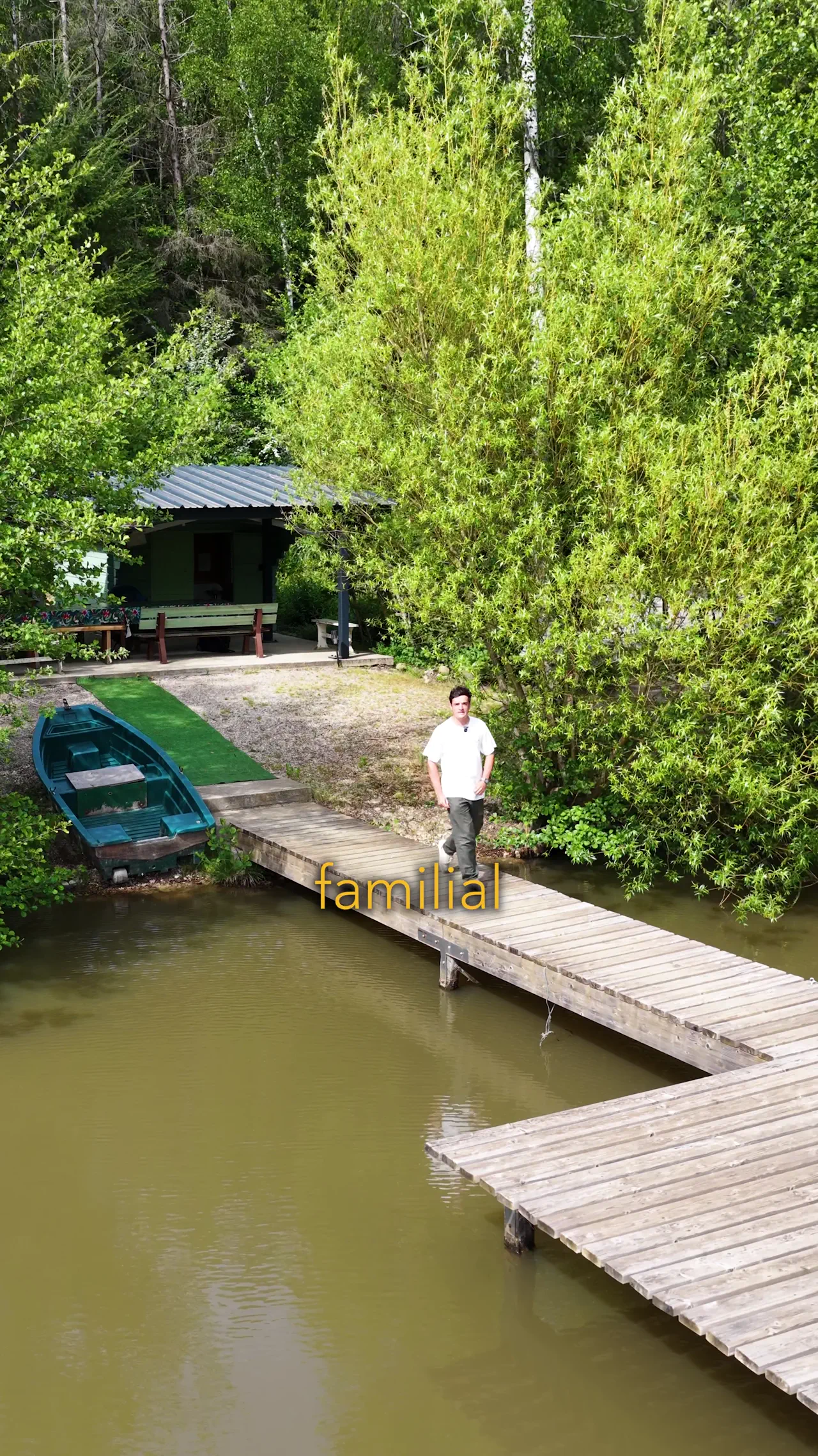Video Etang à louer en Isère pour stationner votre camping-car et pêcher