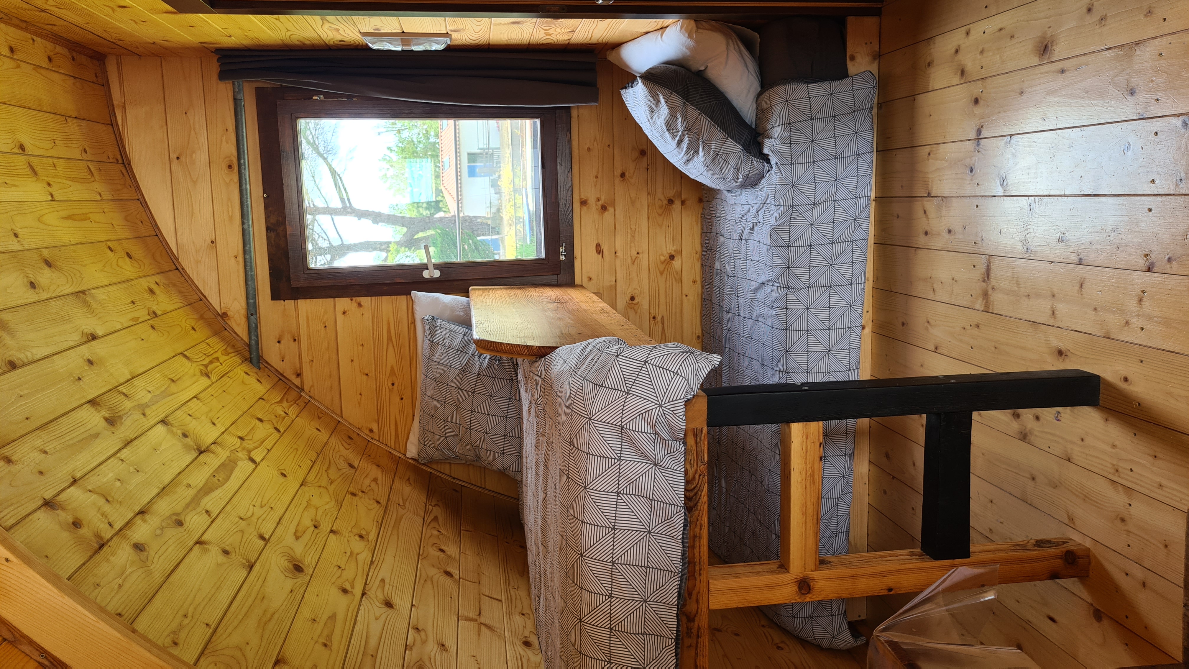 Photo 5/10 — Bateau « Bateau-cabane privatif à Chavagnes-les-Redoux » à Chavagnes-les-Redoux Vendée